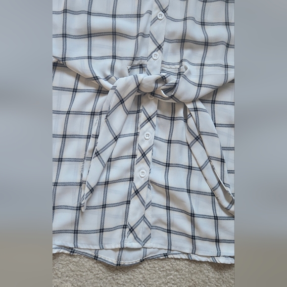 Torrid Georgette Peplum Tie Front Plaid Shirt Size 1X - Picture 3 of 7